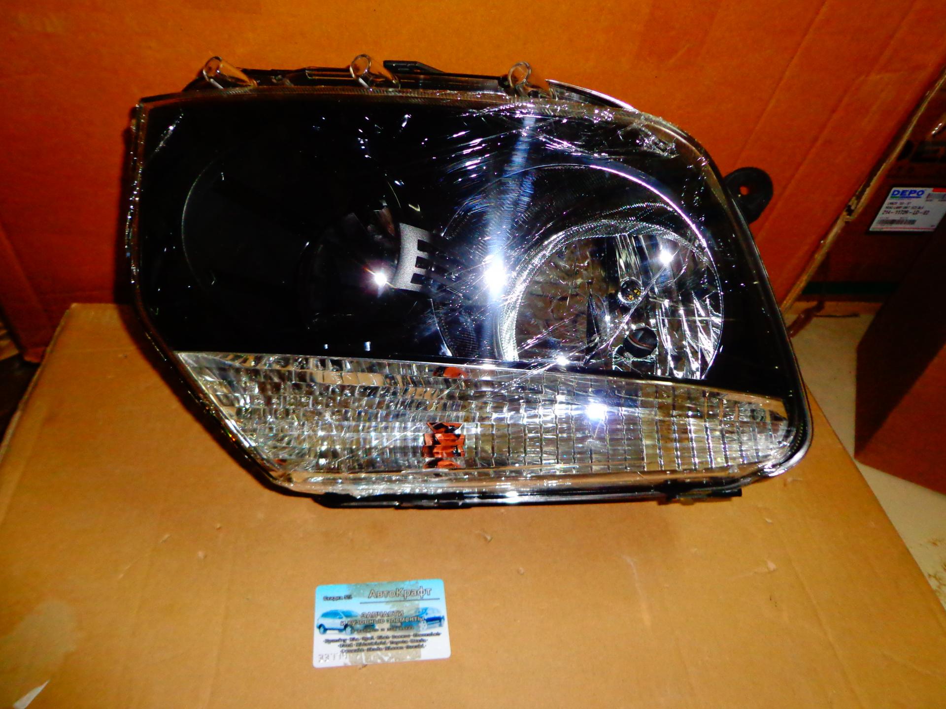 Фара правая черная Renault Duster 260609878R