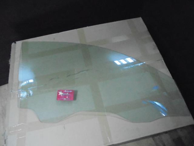 Стекло передней правой двери Geely Emgrand X7 1018015805