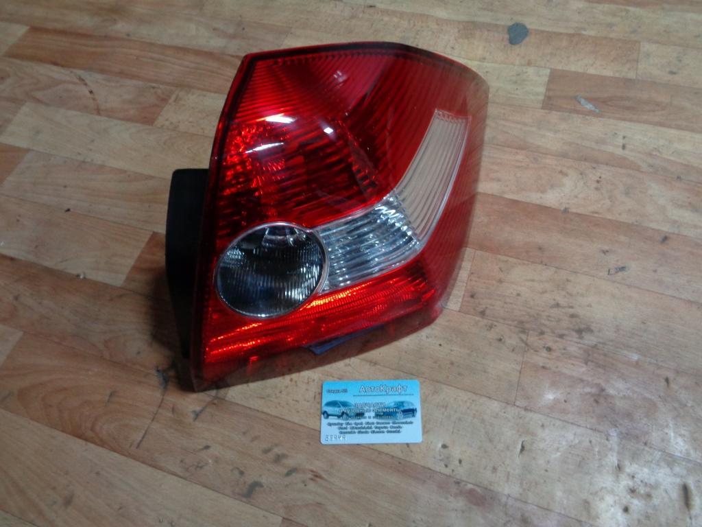 Фонарь наружний правый Renault Megane SDN 02-
