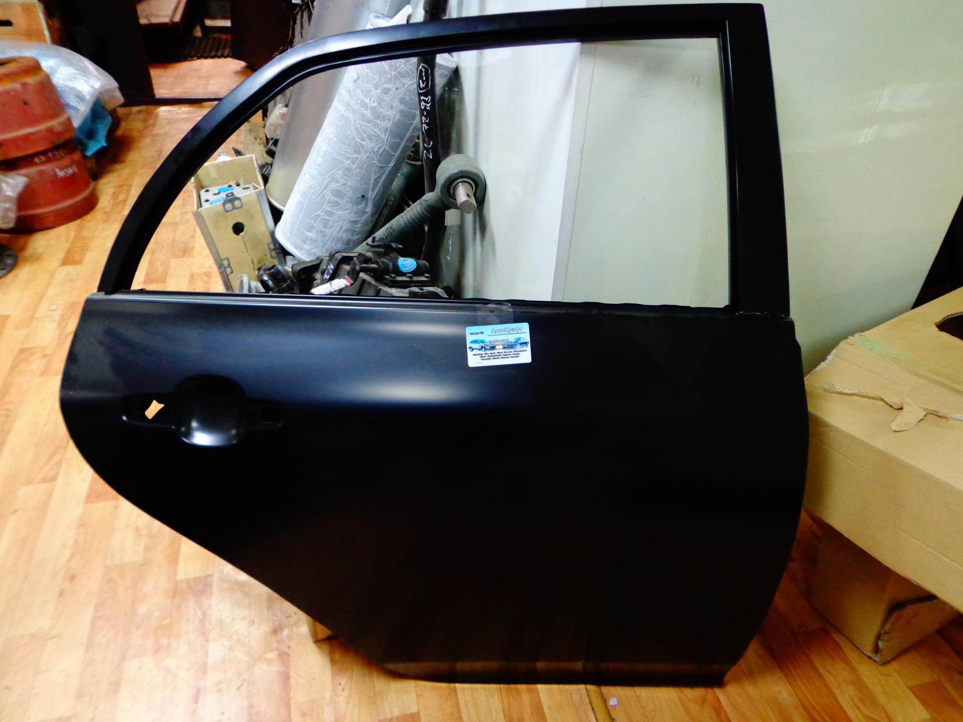 Дверь задняя правая Toyota Corolla 67003-02260
