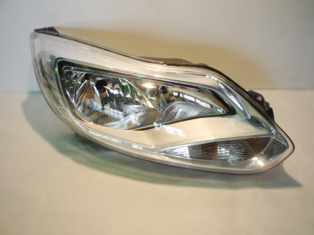 
<span>Фара правая хромированная FORD FOCUS III</span>
