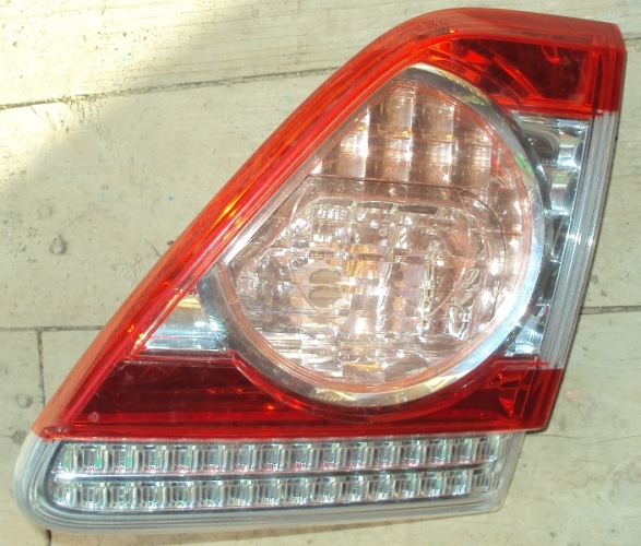 Фонарь задний правый внутренний Toyota Corolla 2010- SDN 81581-12180 Фонарь задний правый внутренний Toyota Corolla 2010- SDN 81581-12180