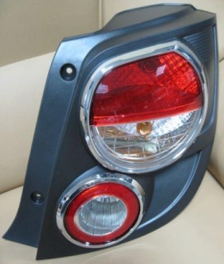 
<span>Фонарь правый Chevrolet Aveo T300 хэтчбек</span>
