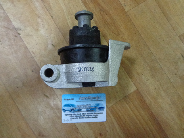 Опора двигателя задняя Opel Meriva 5682519