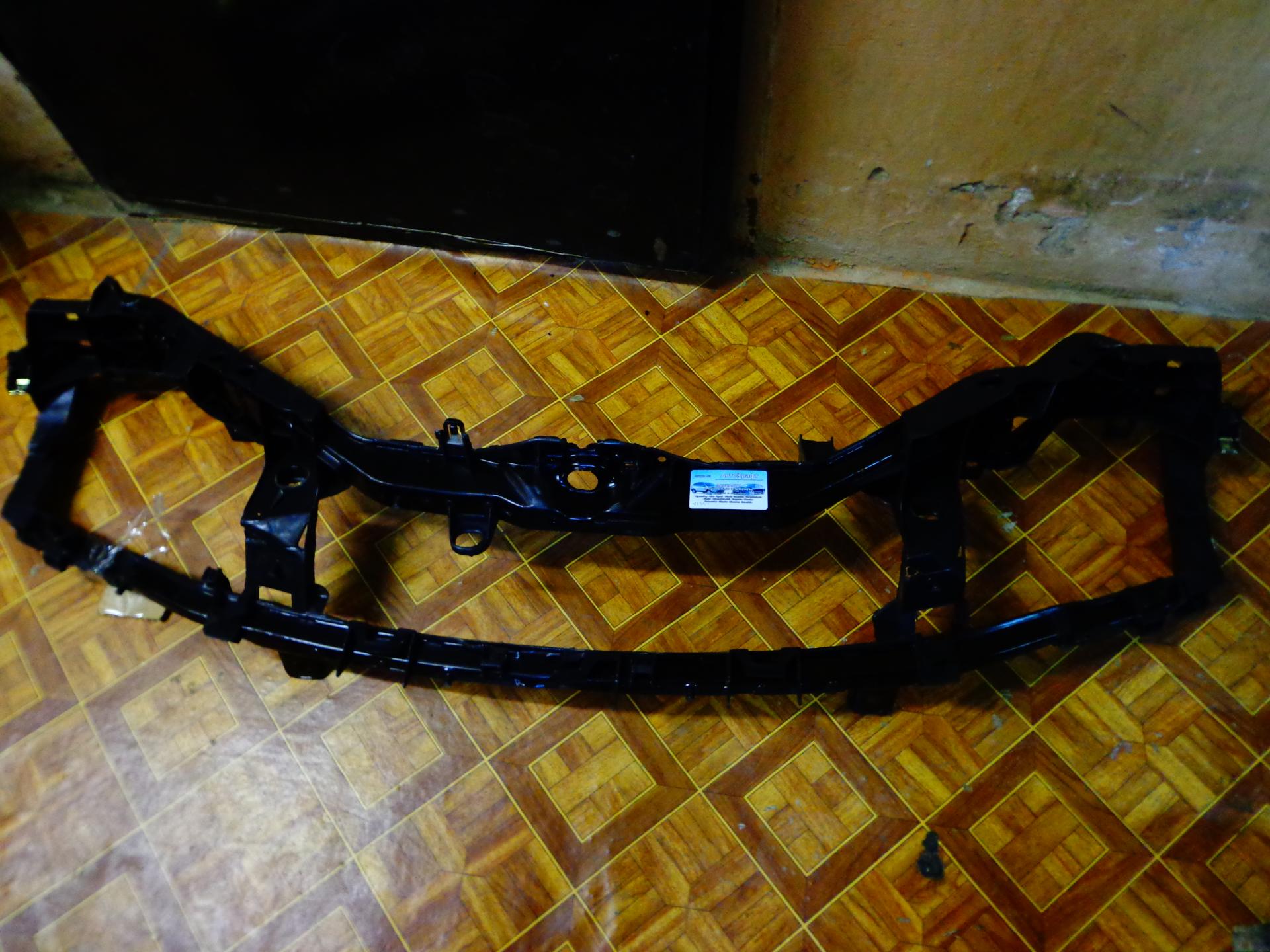 Панель передний Ford Focus II 1384443   